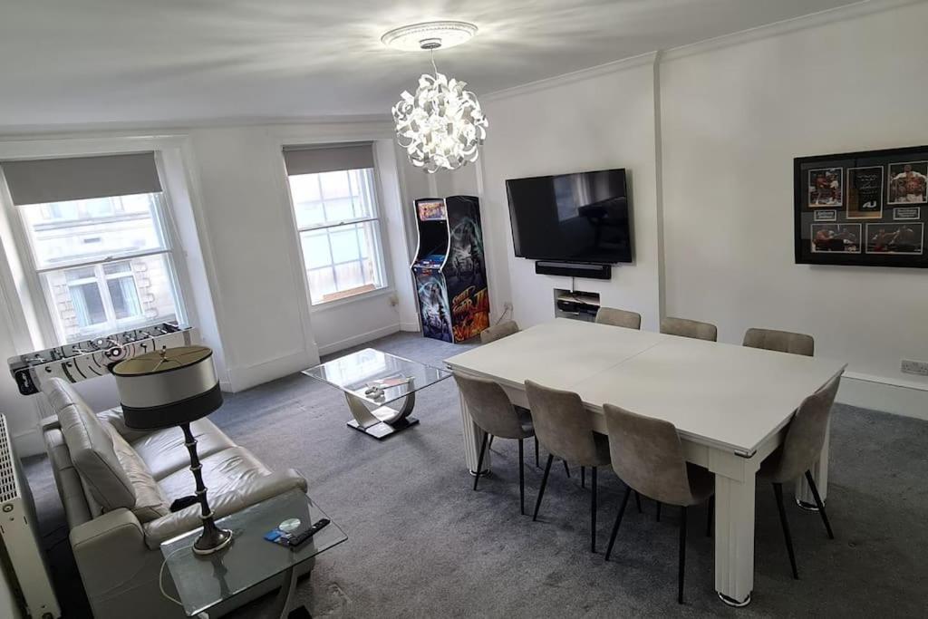 Appartamento Large 4 Bed Edimburgo Esterno foto