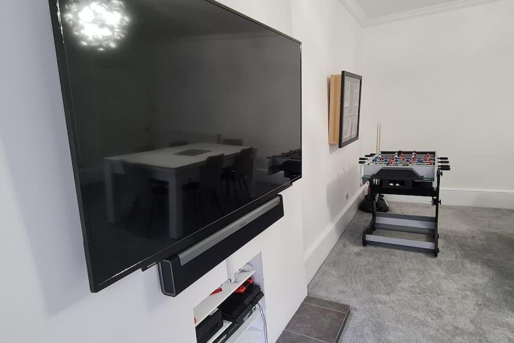 Appartamento Large 4 Bed Edimburgo Esterno foto